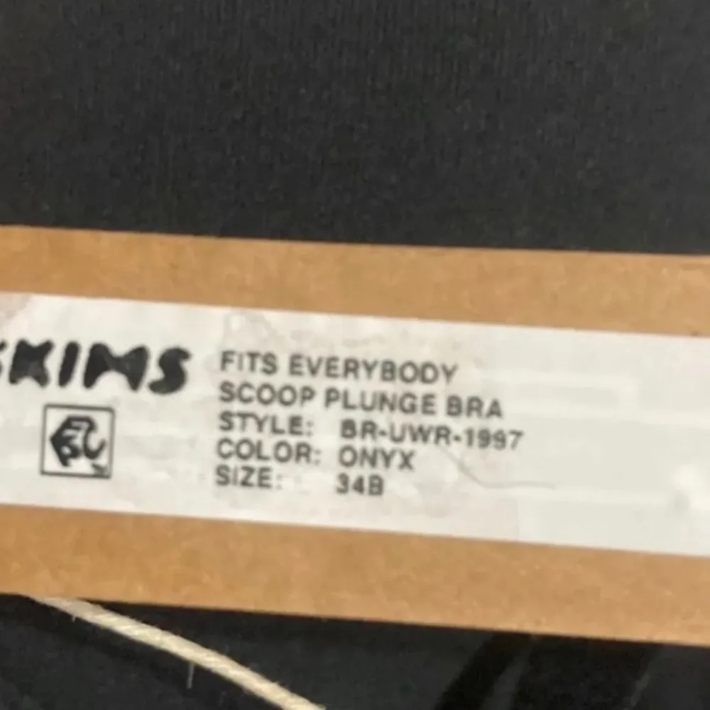 SKIMS Fits Everybody Plunge Bra 34B - Picture 4 of 4